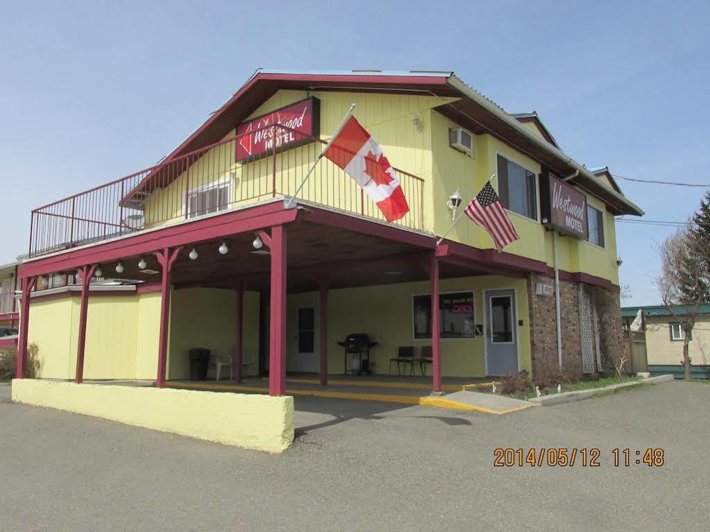 Westwood Motel 100 Mile House Экстерьер фото